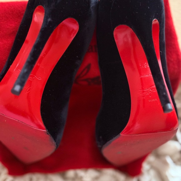 Christian Louboutin Cristacora Crystal Heart So Kate Pumps - Picture 2 of 13